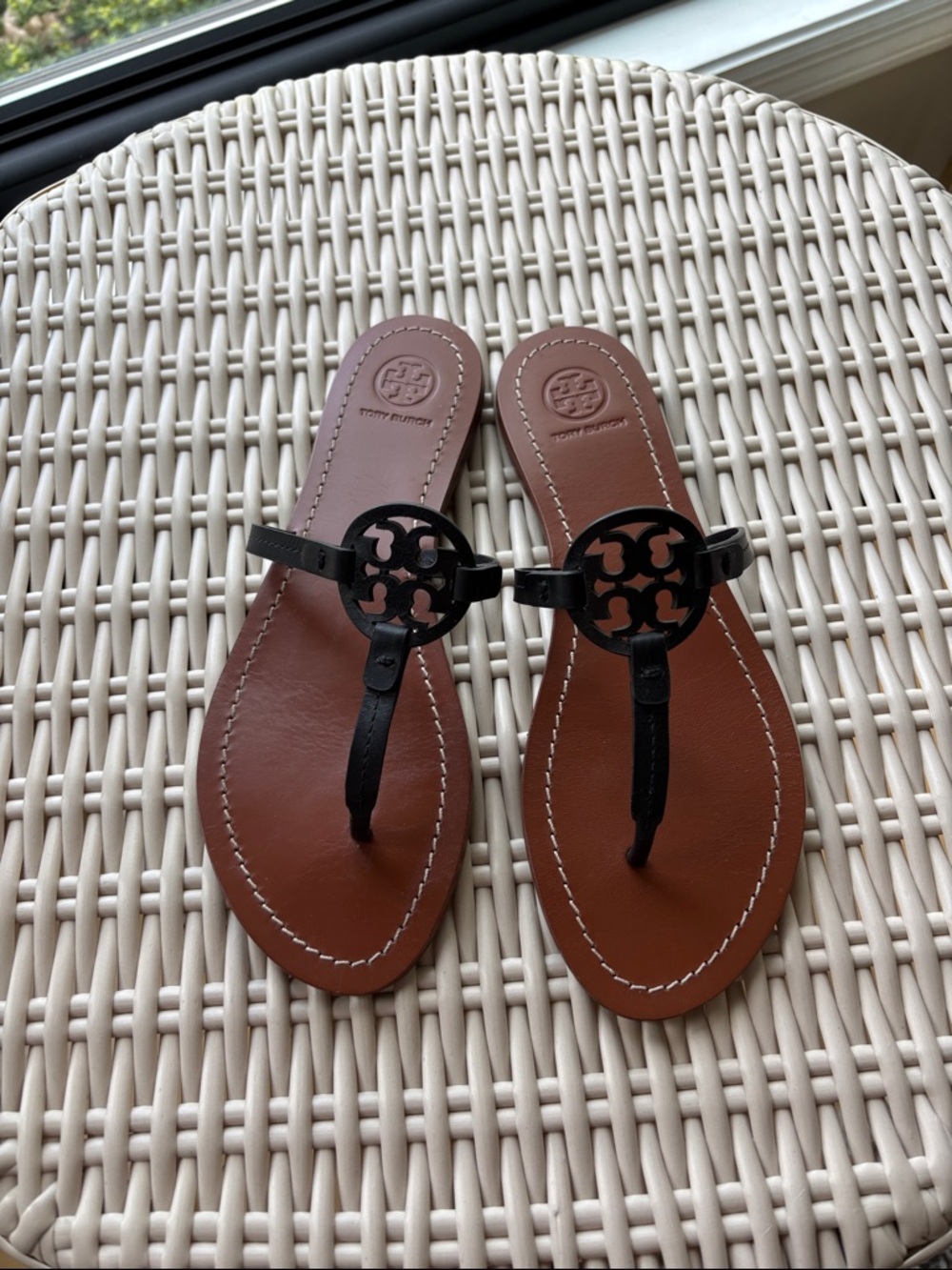 Tory Burch Black Logo Thong Sandals - Brown Footbed